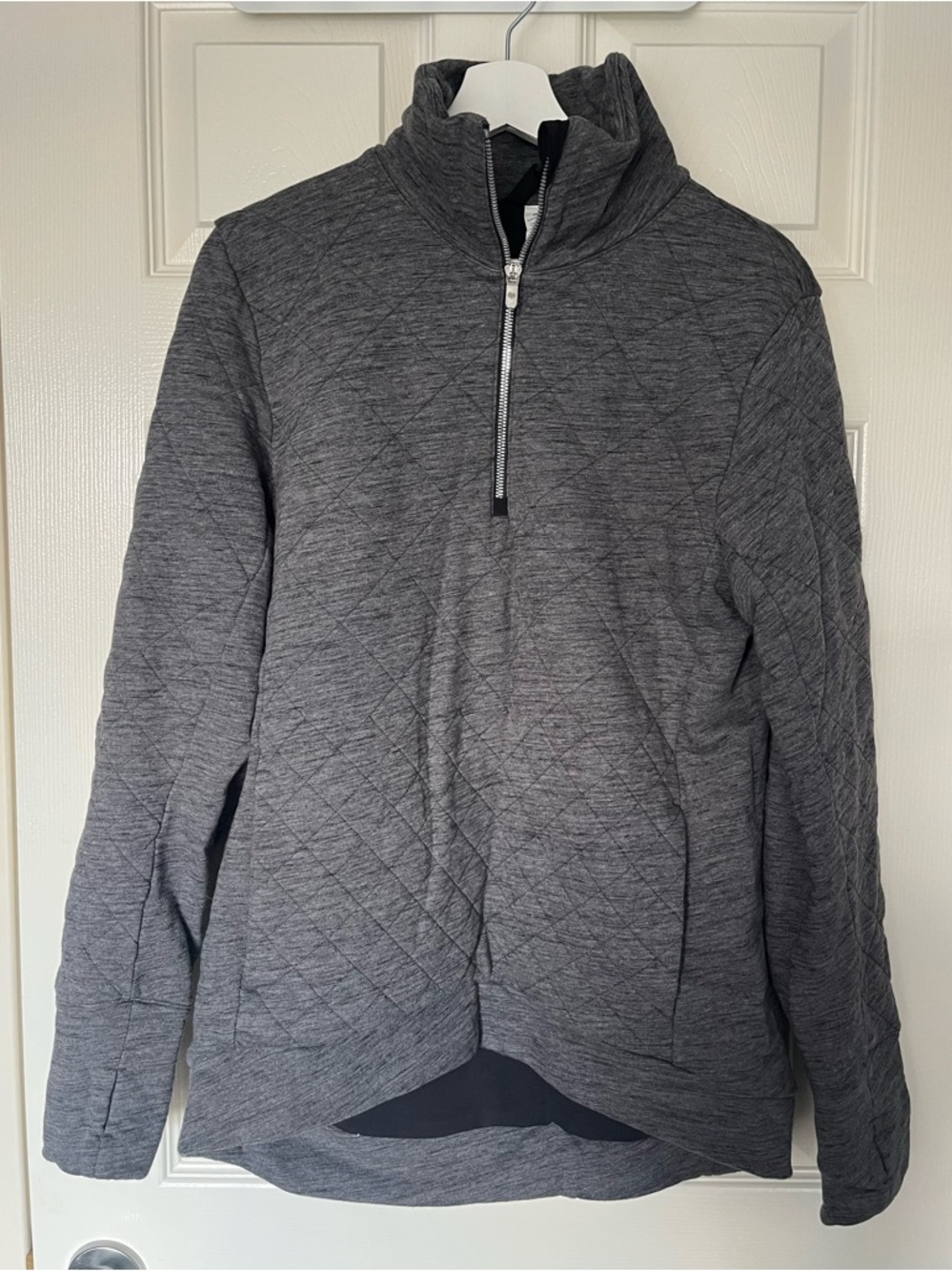 Lululemon quilted half zip - size 8